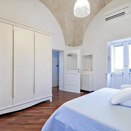 Menhir Villa Martano