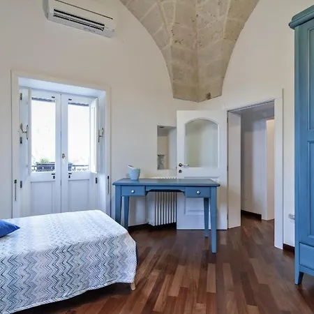 Menhir Villa *
