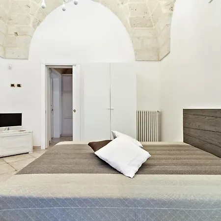 Menhir Villa *