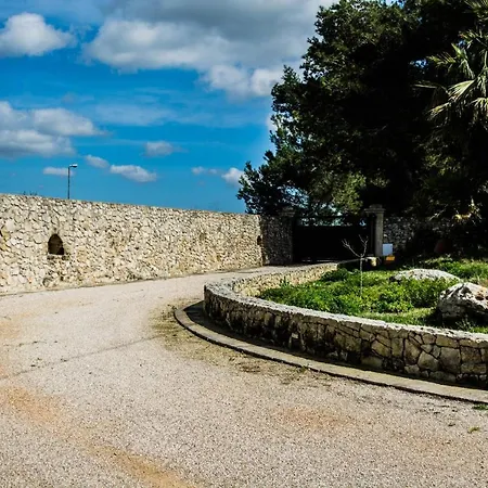 Vila Menhir *